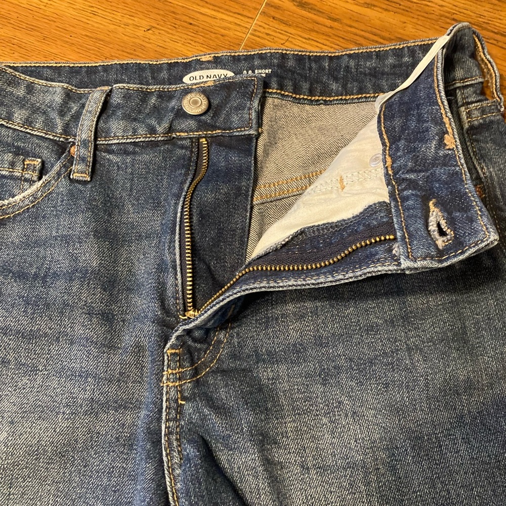 Old Navy Women’s Jean Shorts - Picture 5 of 5